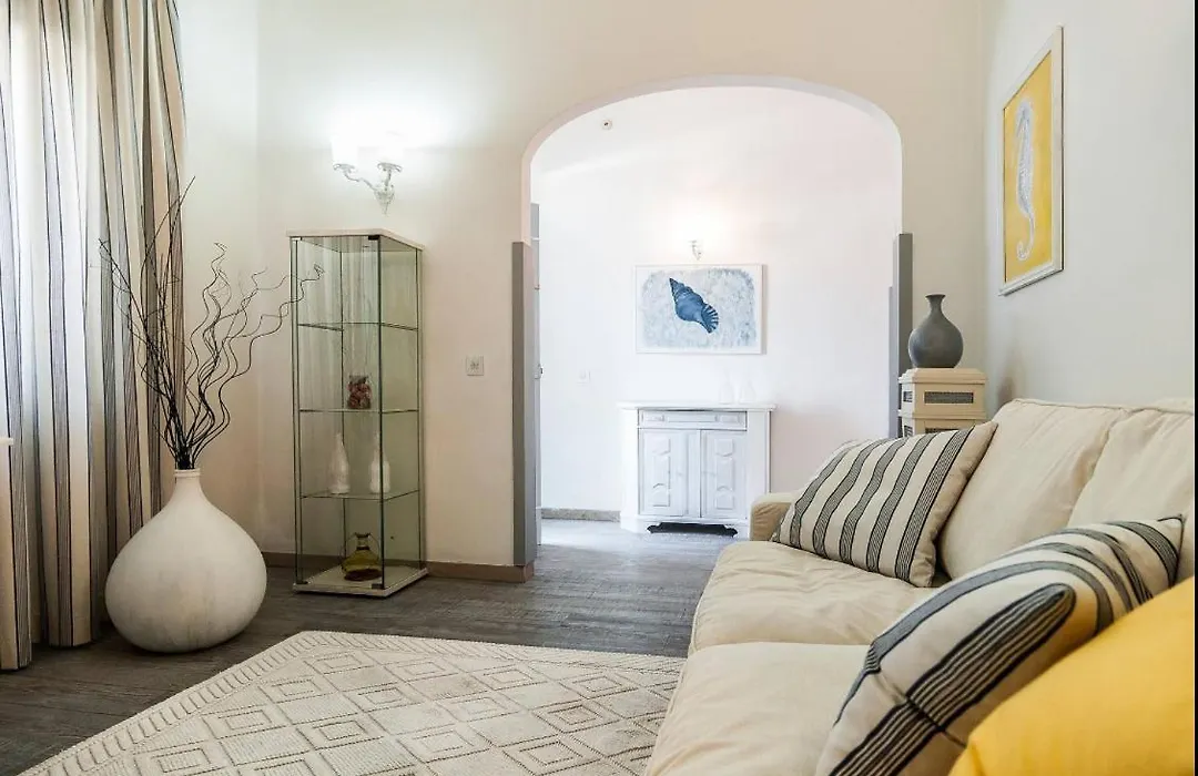 Macondo B&B-1