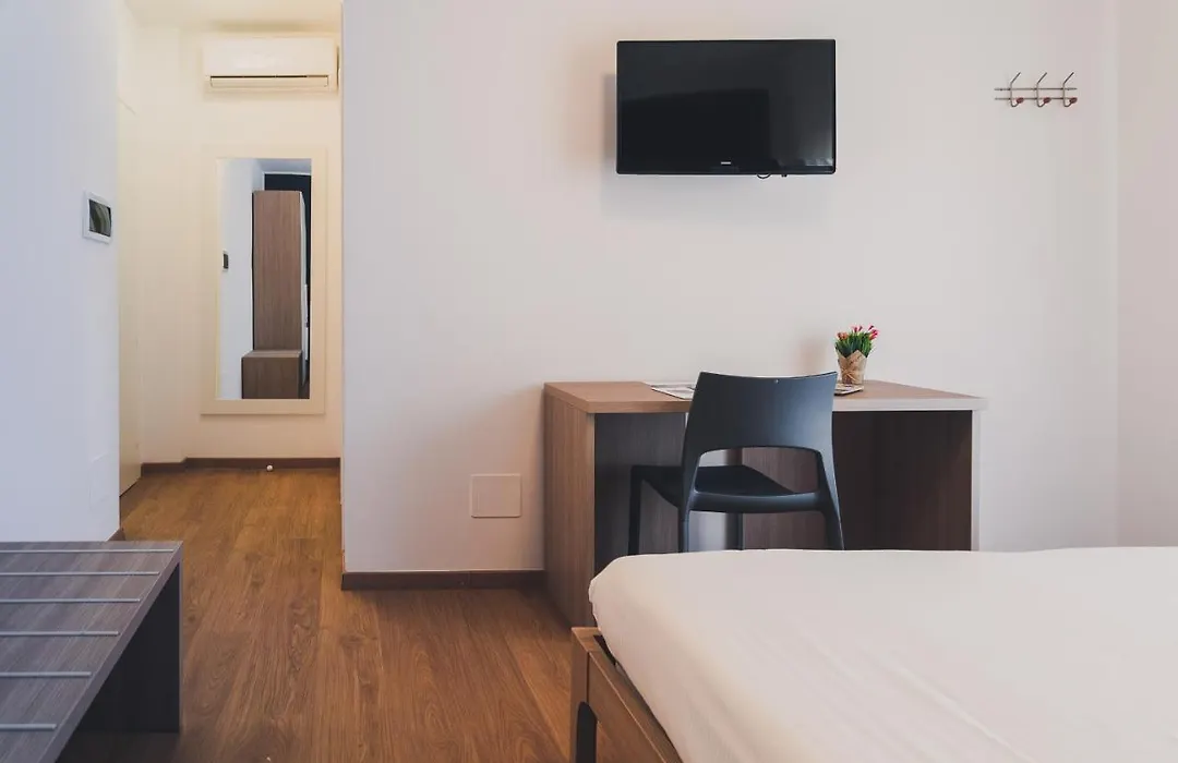 Trip Room & Breakfast-1
