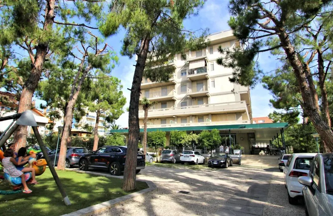 Hotel Pineta-1