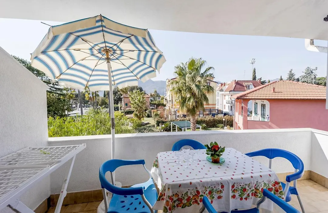 Loano Apartment Pool & Garden-1