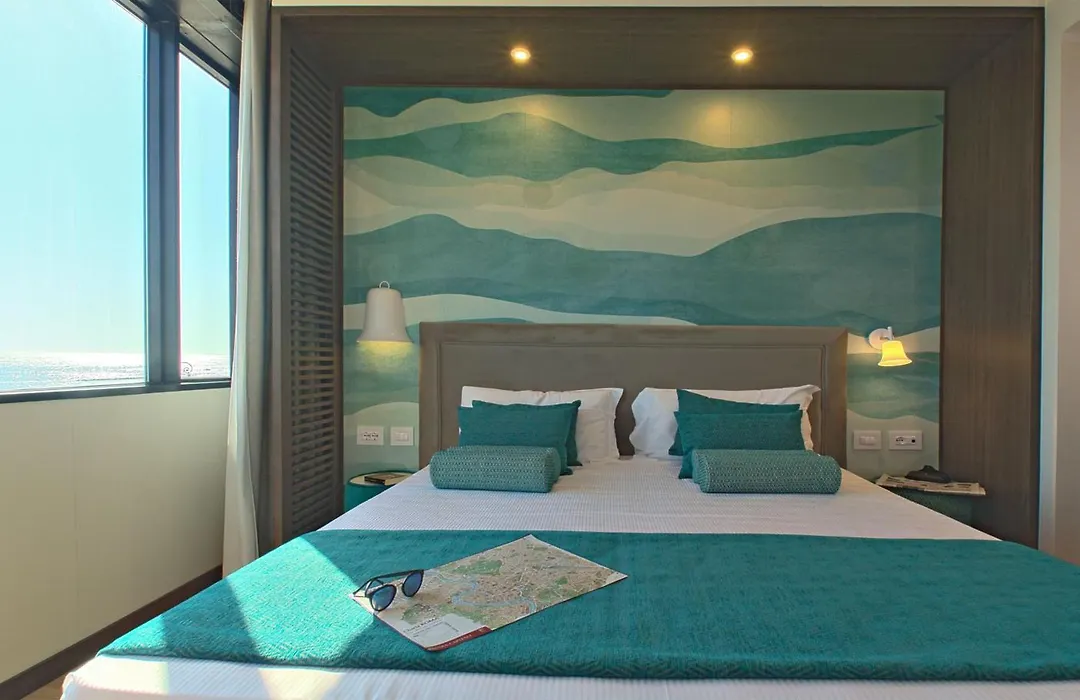 Fly Deco Hotel-1