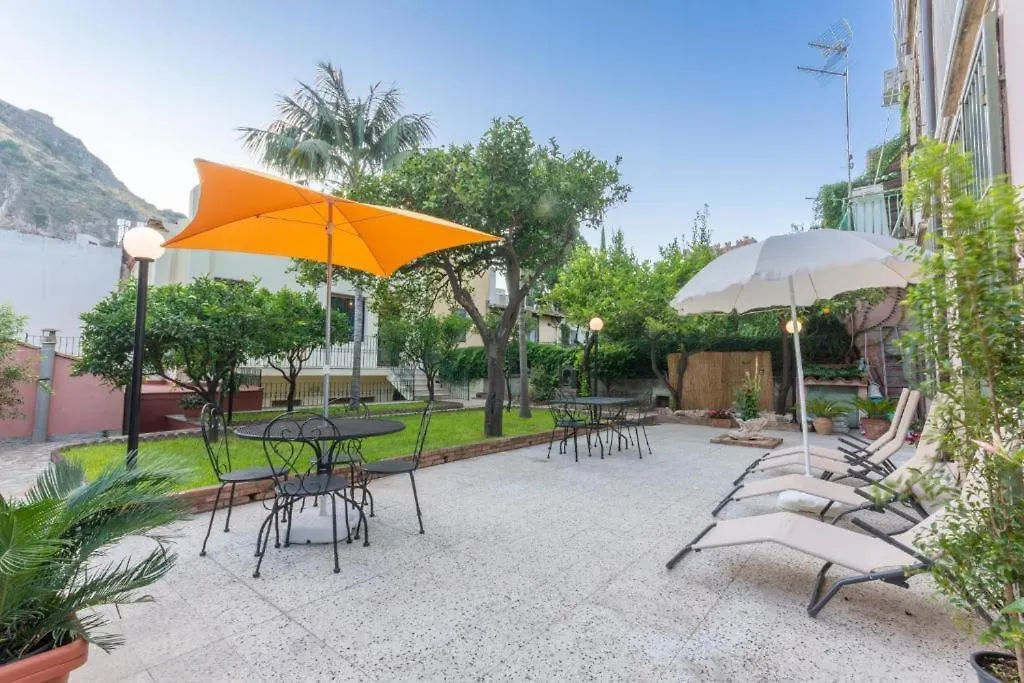 Villa Valverde Apartments E B&B-1