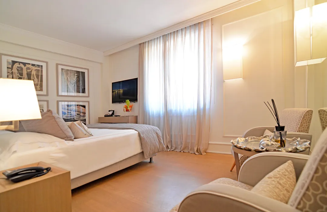 Eight Hotel Paraggi-1