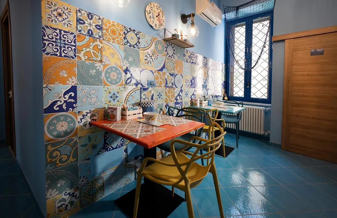 Casina Lambis-1
