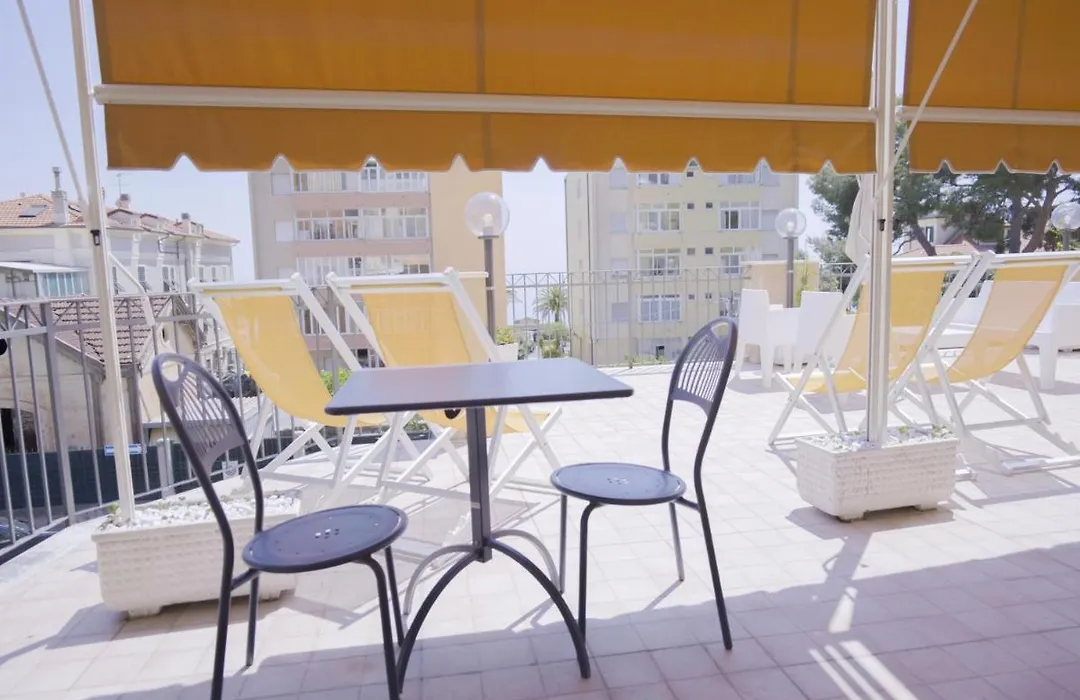Hotel Liliana-1