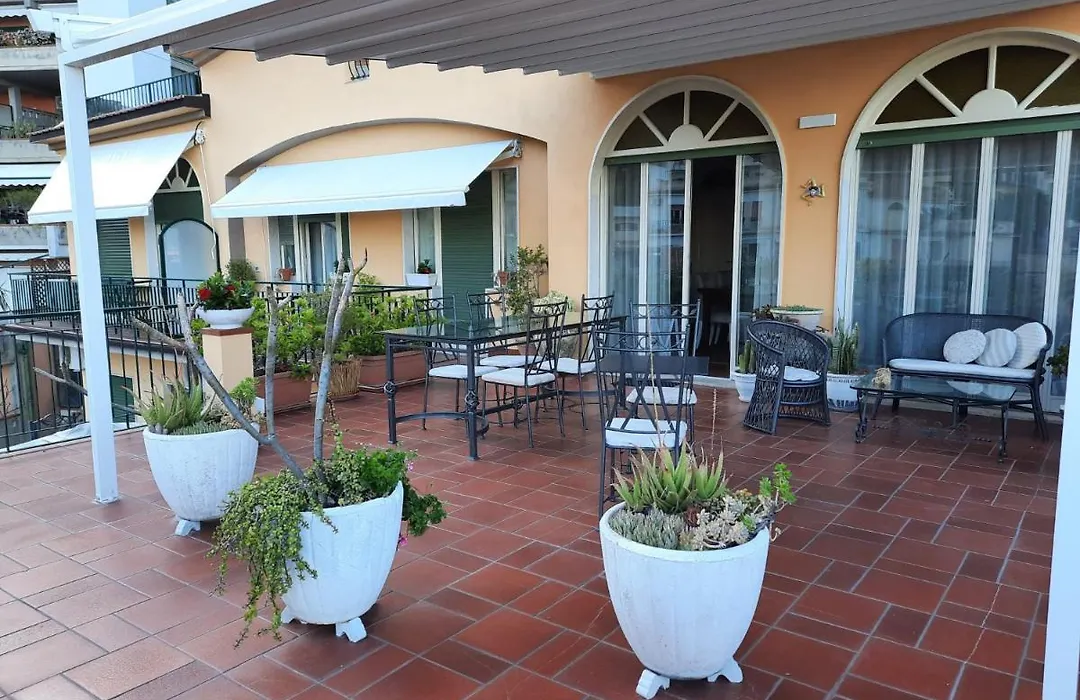 B&B Greco Home-1