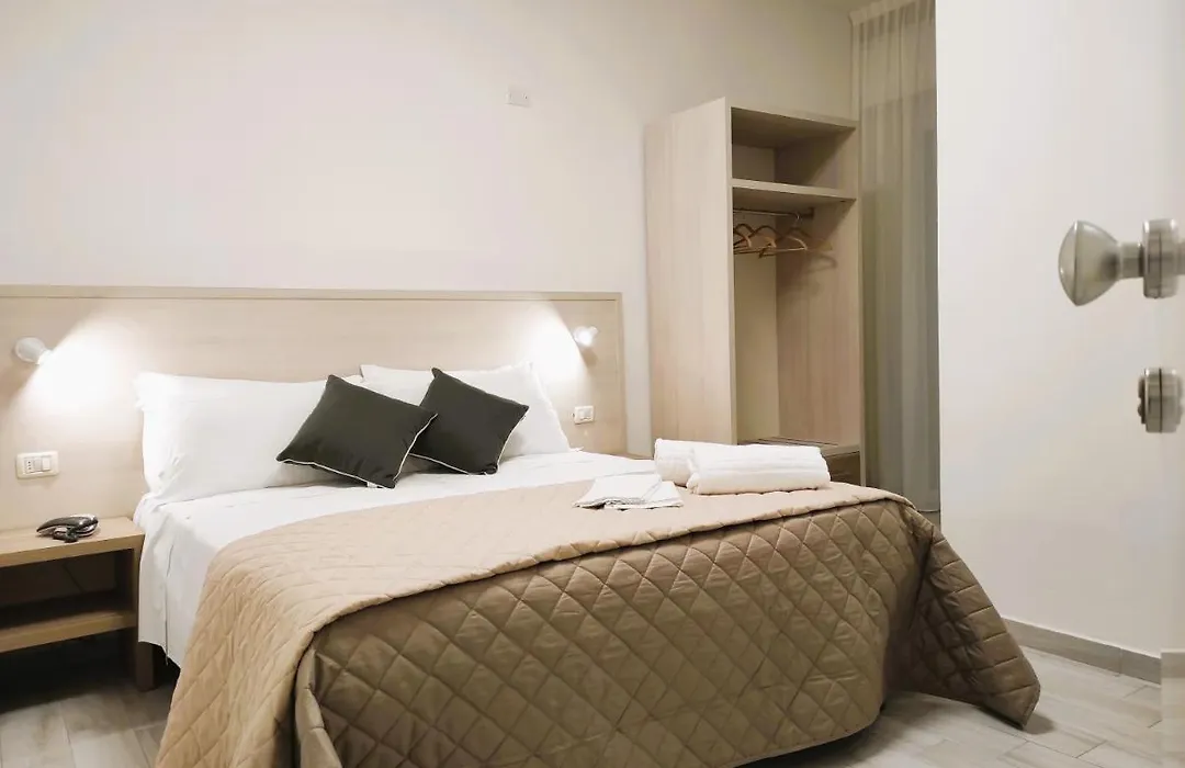 Hotel Gran San Bernardo - RICCIONE - FRONTE MARE CON RISTORANTE-1