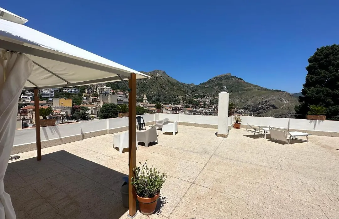 Mira Taormina Rooms-1