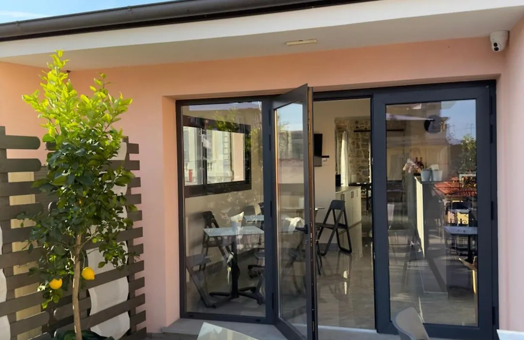 Prima Fila Due Pemium Guest House-1
