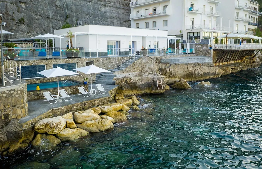 Amore Rentals - Villa del Maggiore-1