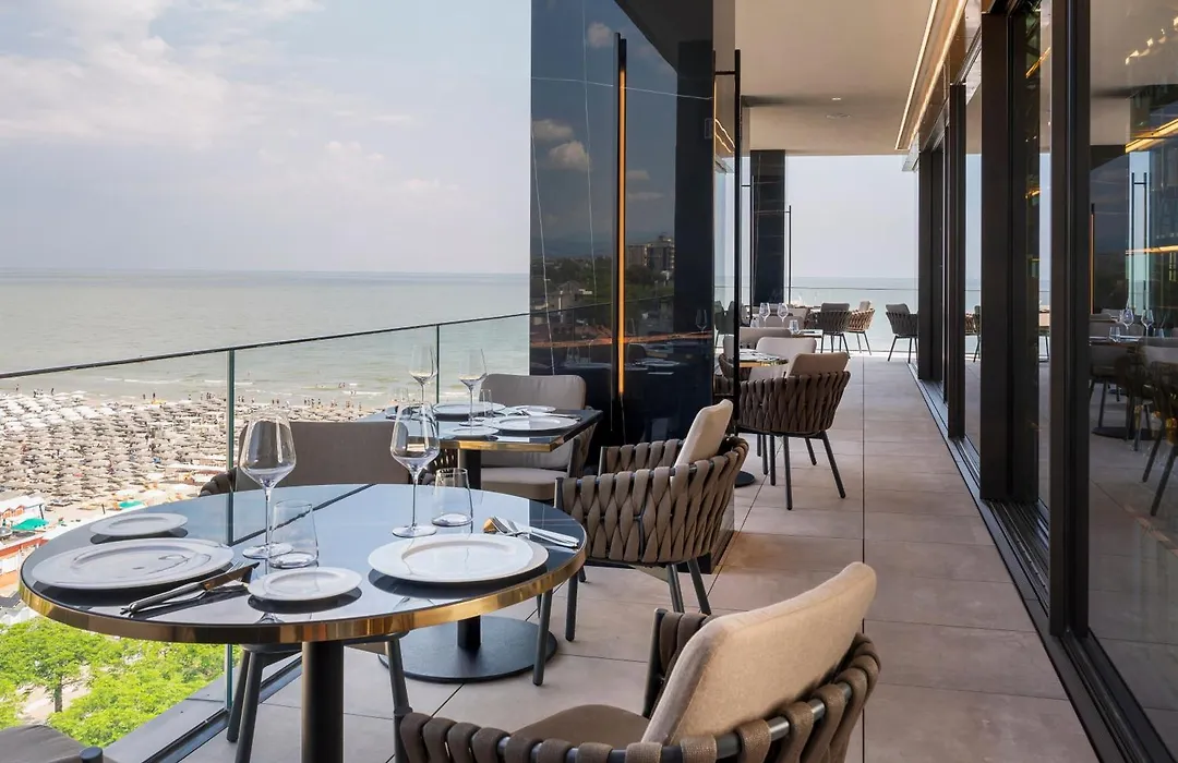 The Promenade Luxury Wellness Hotel-1