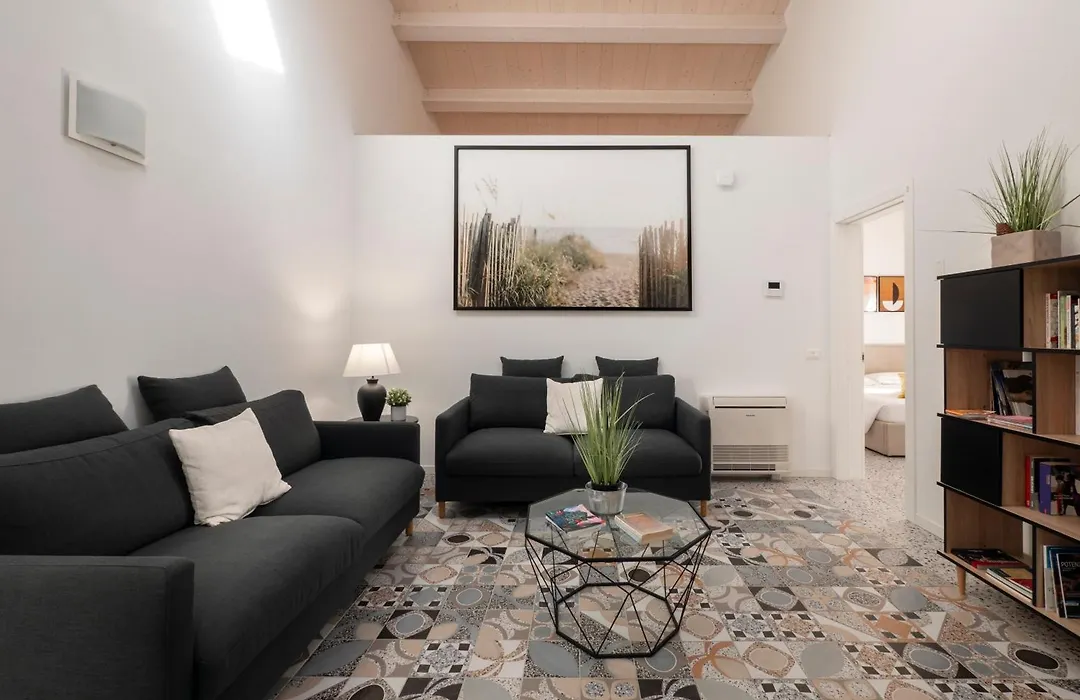 Zuara9Room Rimini-1