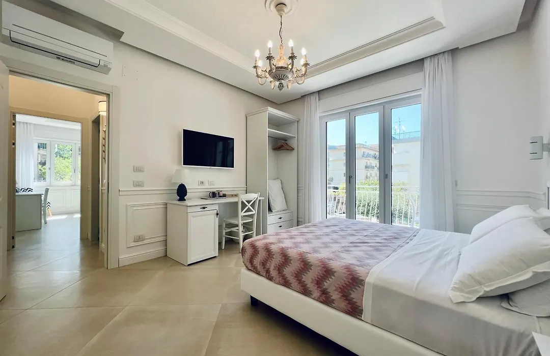 Palazzo Mauro Sorrento Luxury Rooms-1