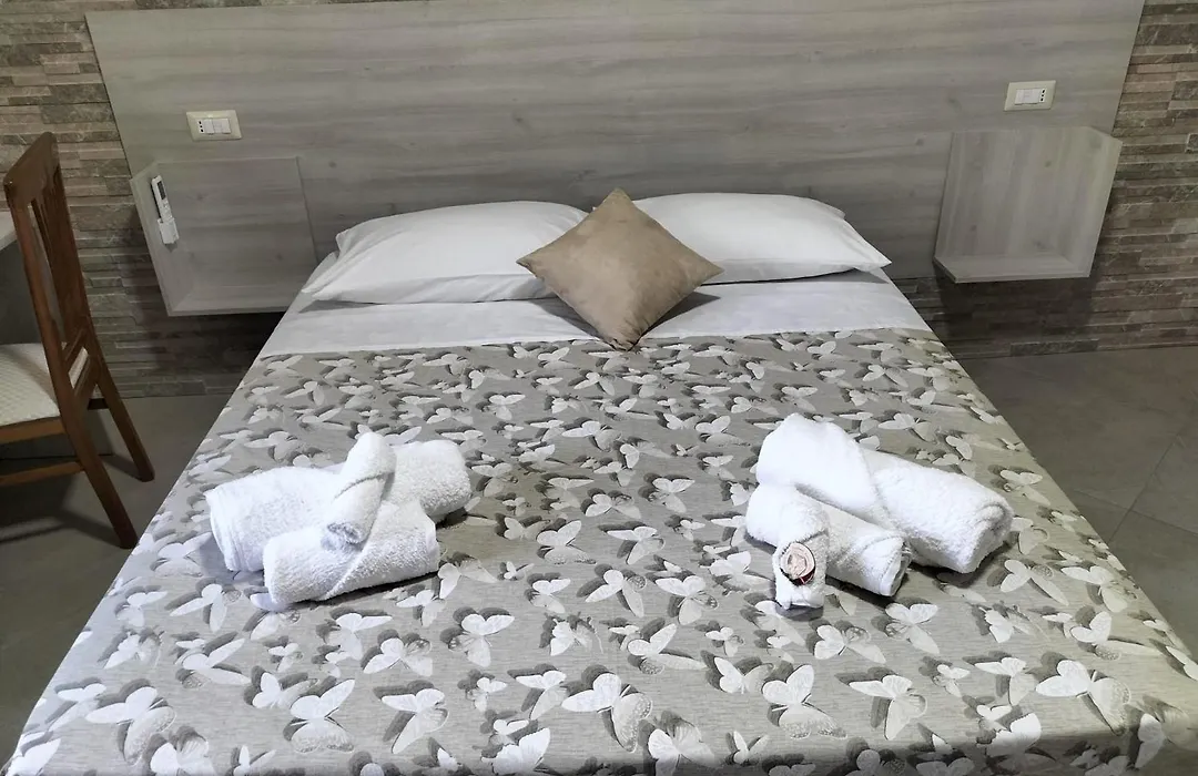 Hera Tropea Rooms-1