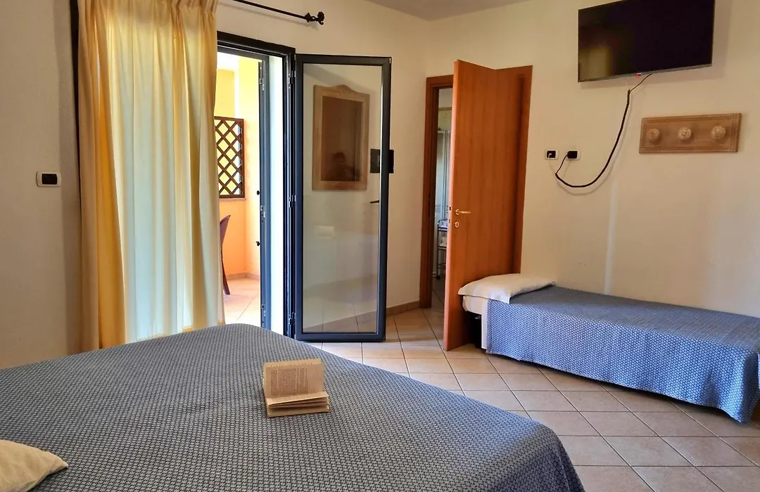 Hotel Delle Isole-1