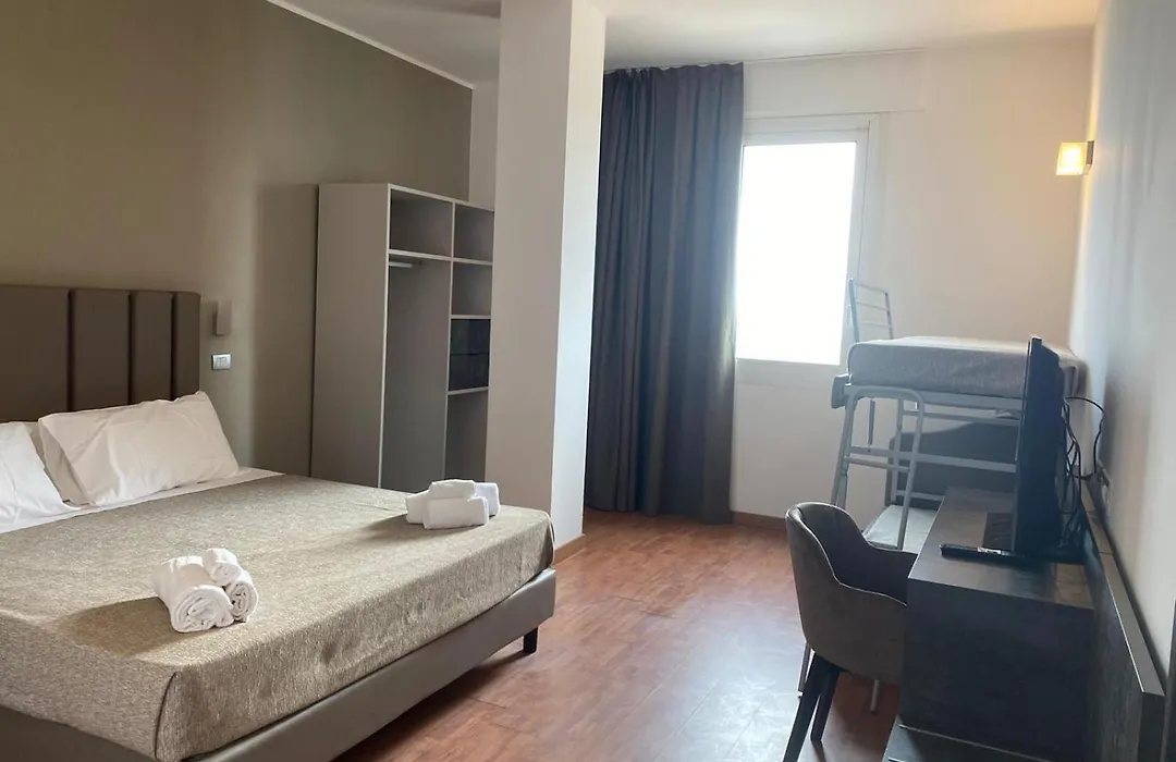 Hotel Golden-1