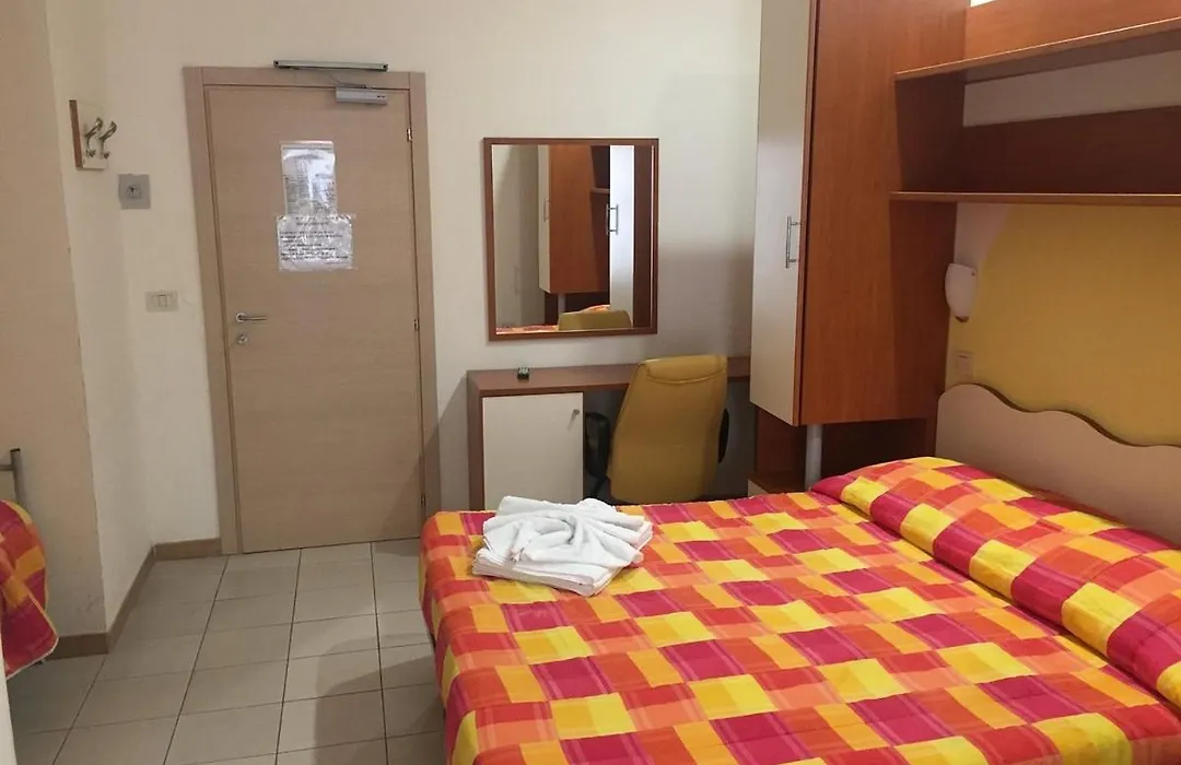 Hotel New Happy-1