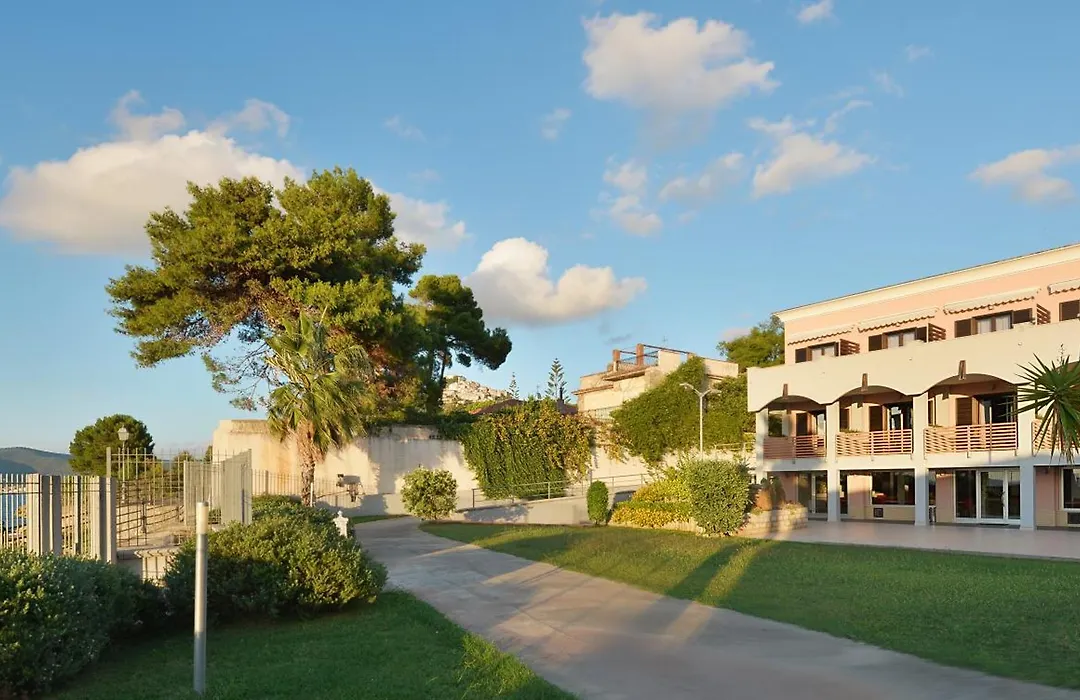 Hotel Mareluna-1