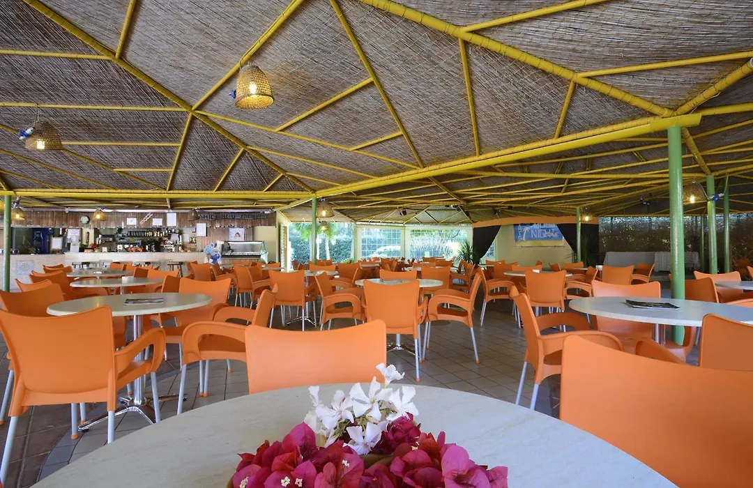Hotel Oasis-1