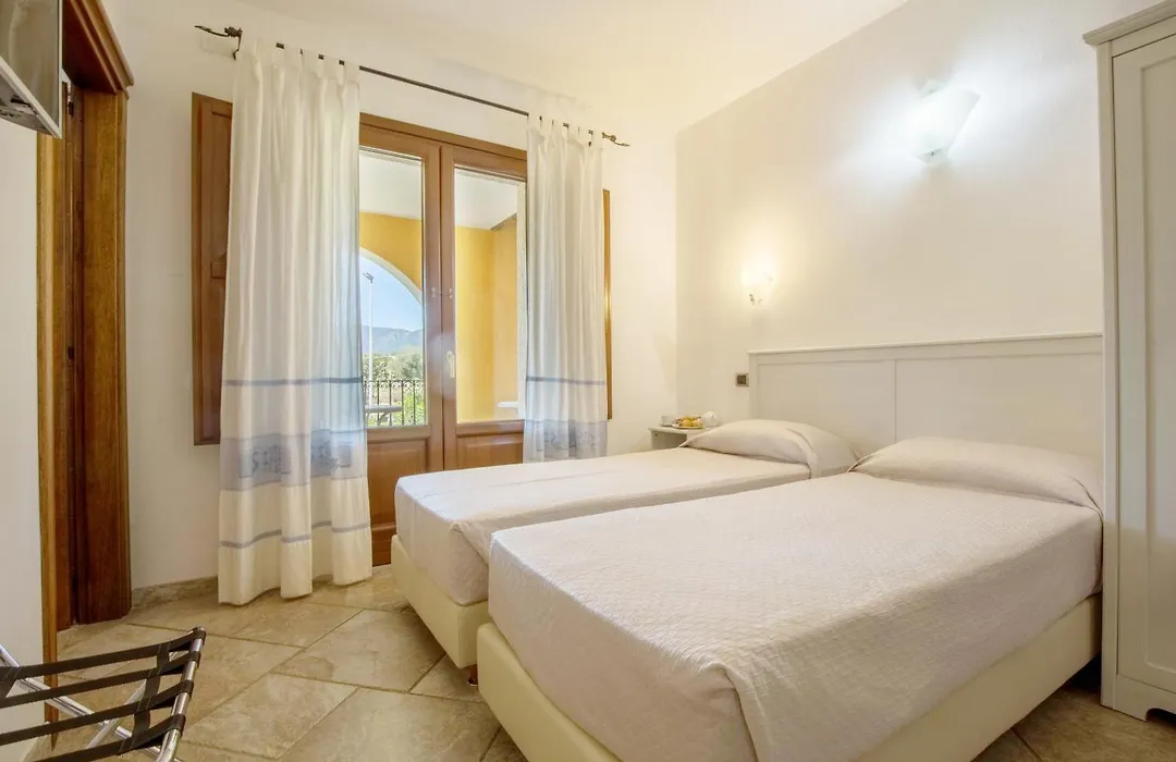 Hotel Sa Suergia-1