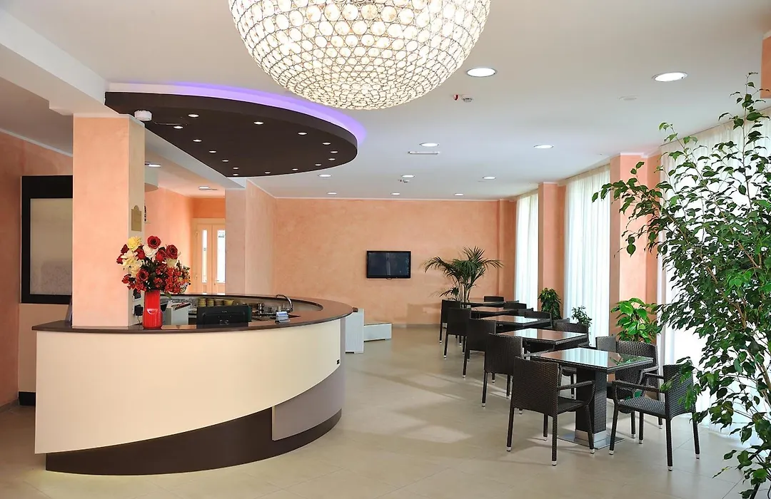 Hotel Favorita-1