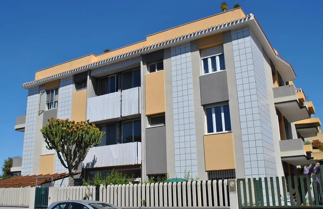 Lewis Rooms Poetto Beach-1