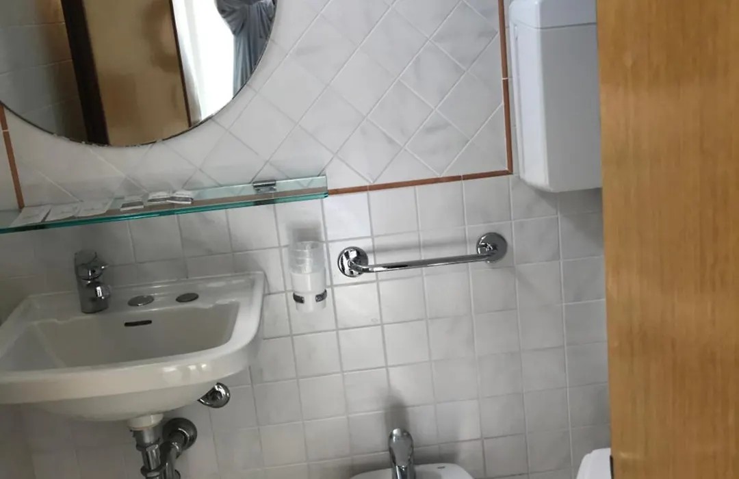 Hotel L&V-1