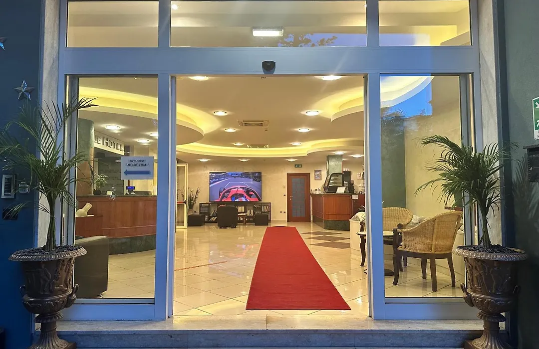 Blue Hotel-1