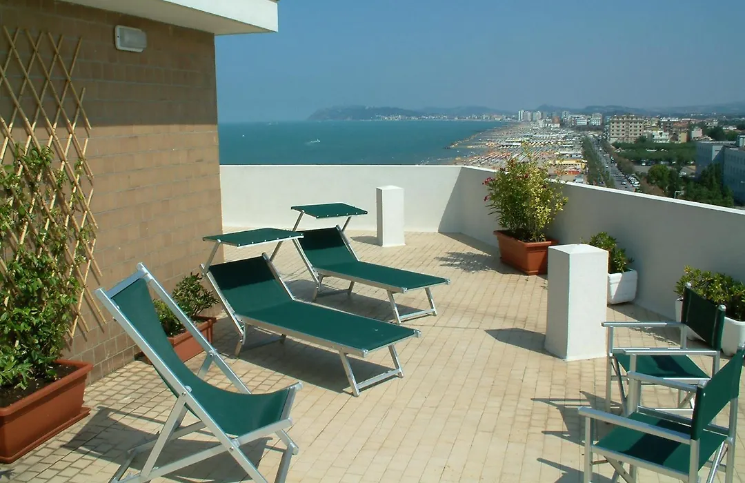 Color Alexandra Plaza Family Hotel-1