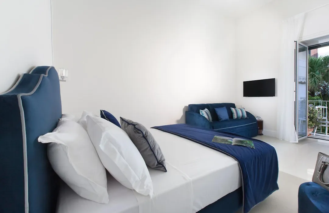 Grace Suites Sorrento-1