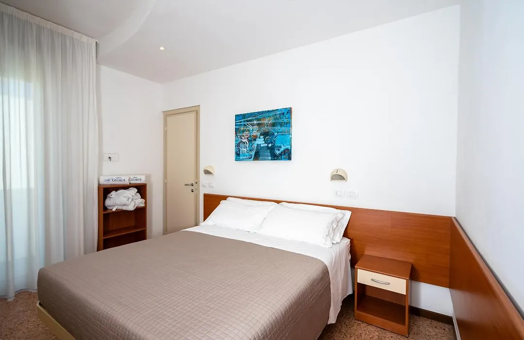 Hotel Globus-1