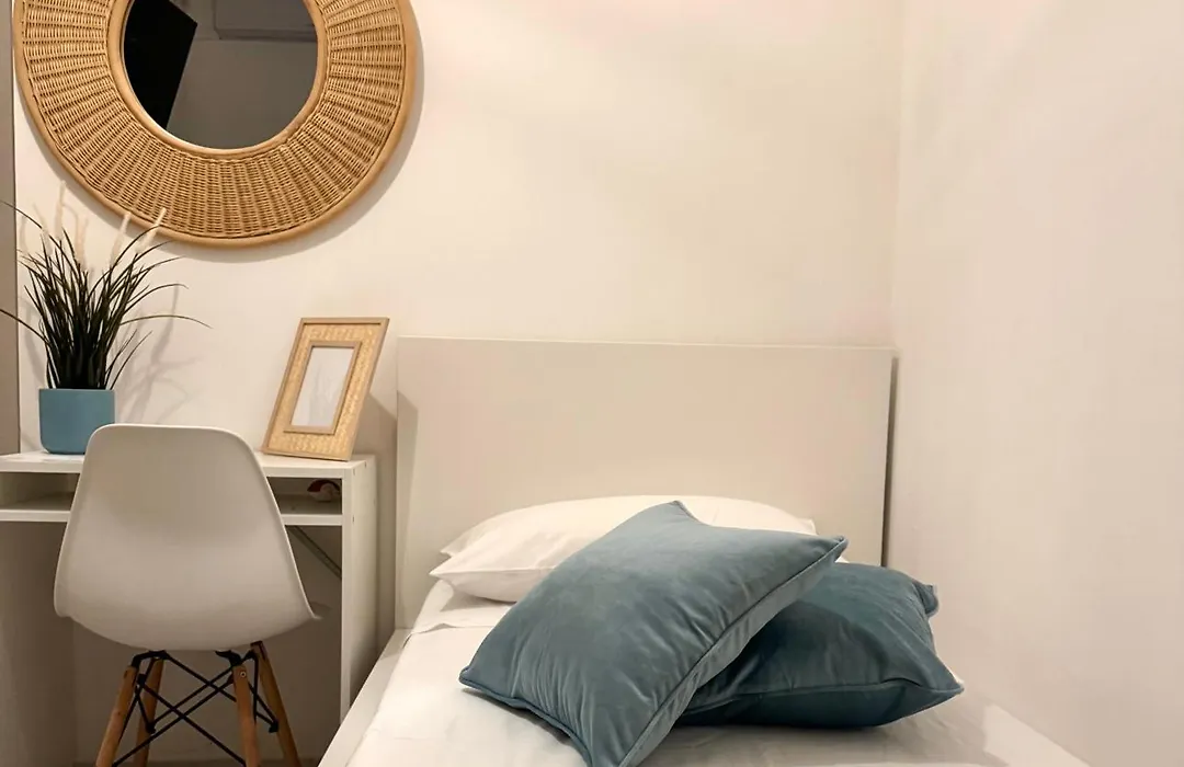A Due Passi dal Mare B&B-1