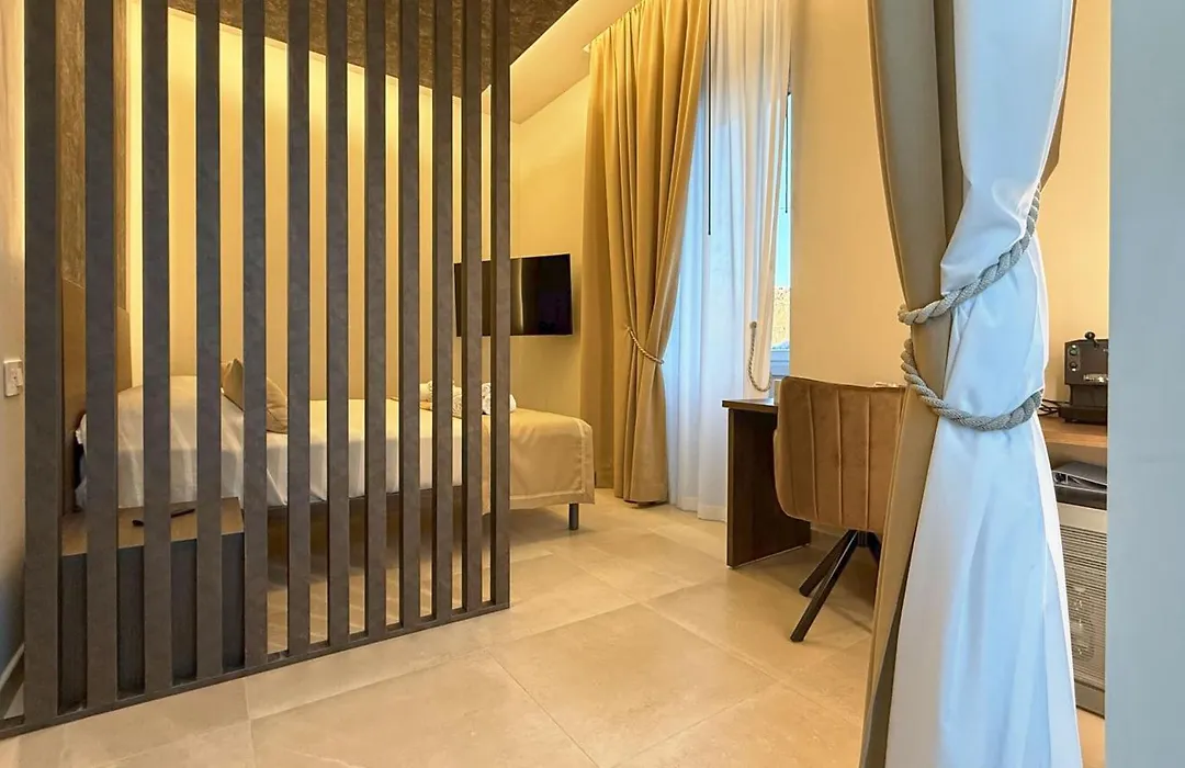 Shanti Rooms & Apartments Castello-1