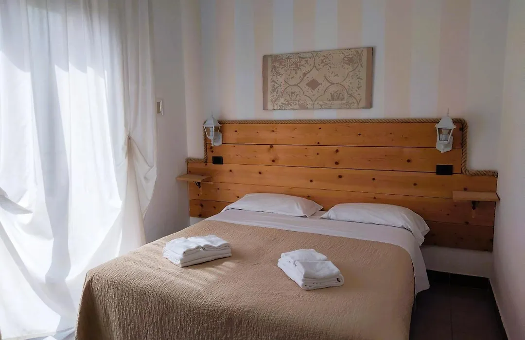 Hotel Garisenda sul Lungomare Riccione B&BRUNCH-1