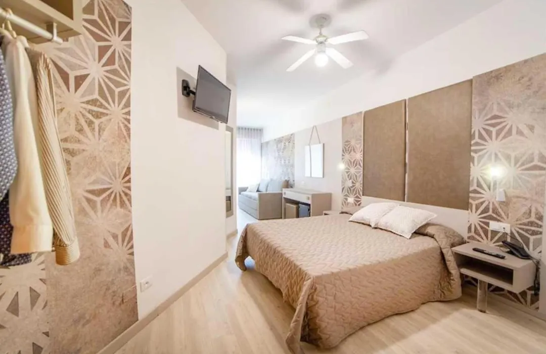 Hotel All'Orologio-1