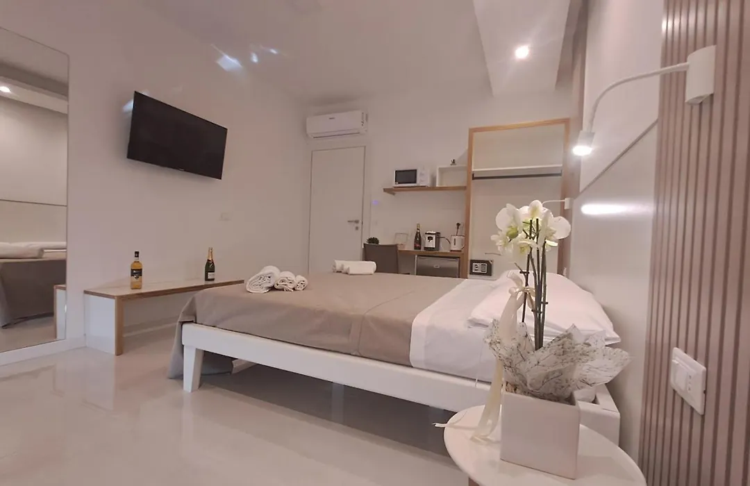 Diamond Rooms Tropea-1