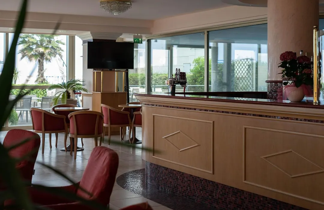 Hotel Mondial-1