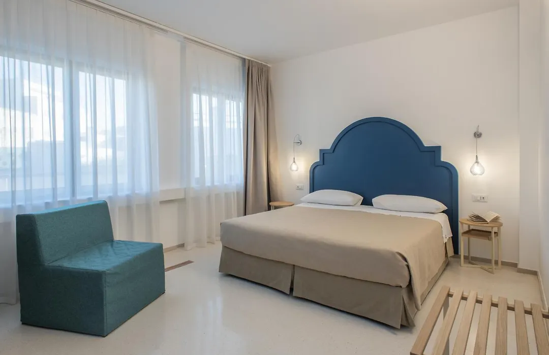 Hotel Albània-1