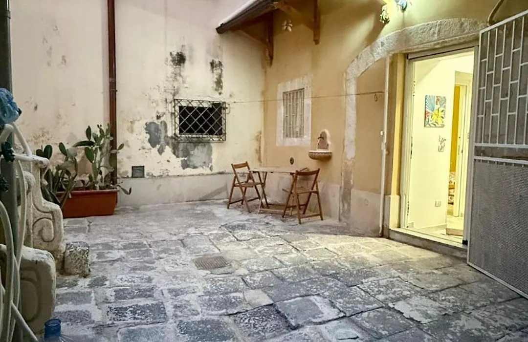 Casa Pandora Rosaapartmentsortigia-1