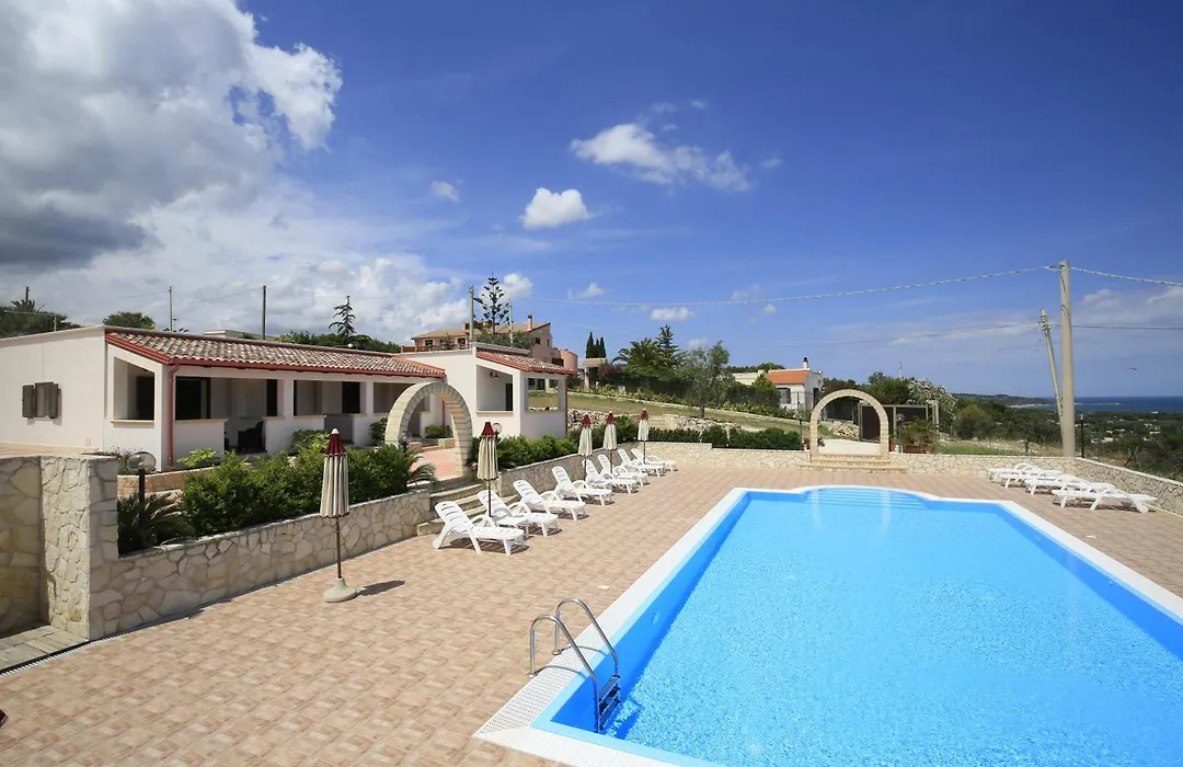 B&B Hibiscus-1