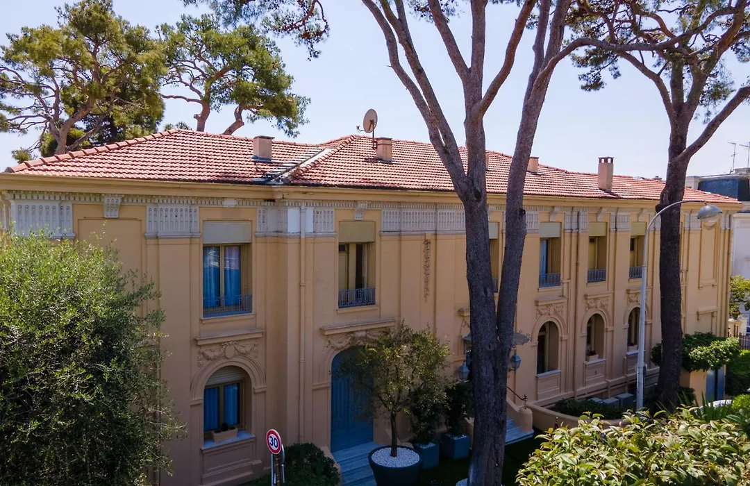 Hotel Petit Palais-1