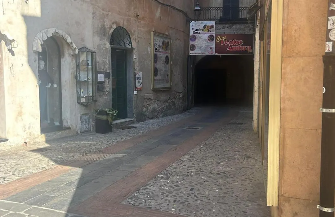 Archivolto del Teatro, 3-1