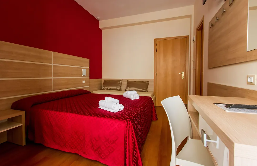 Hotel Monica-1