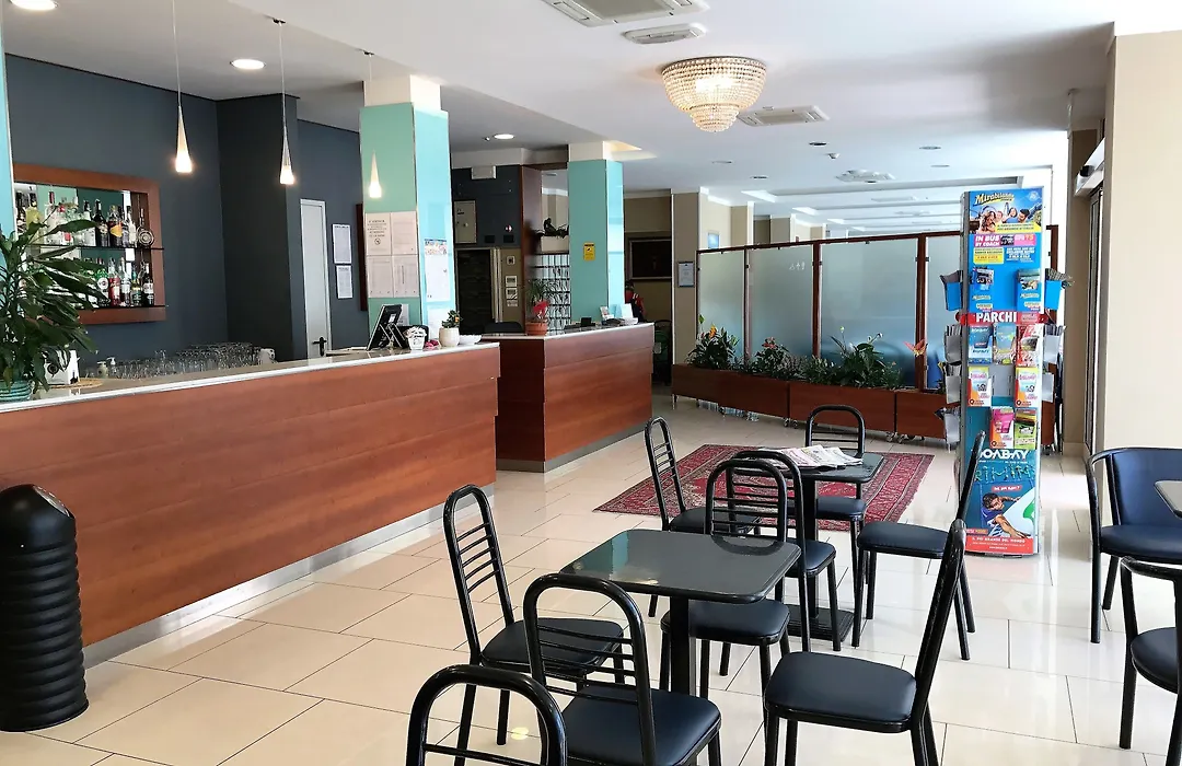 Hotel Boom-1