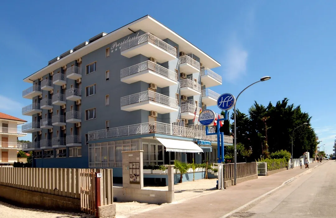 Hotel President-1