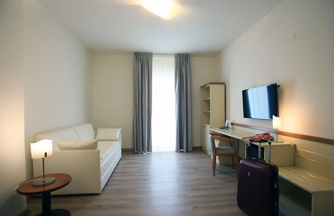 Hotel Le Ginestre Family & Wellness-1