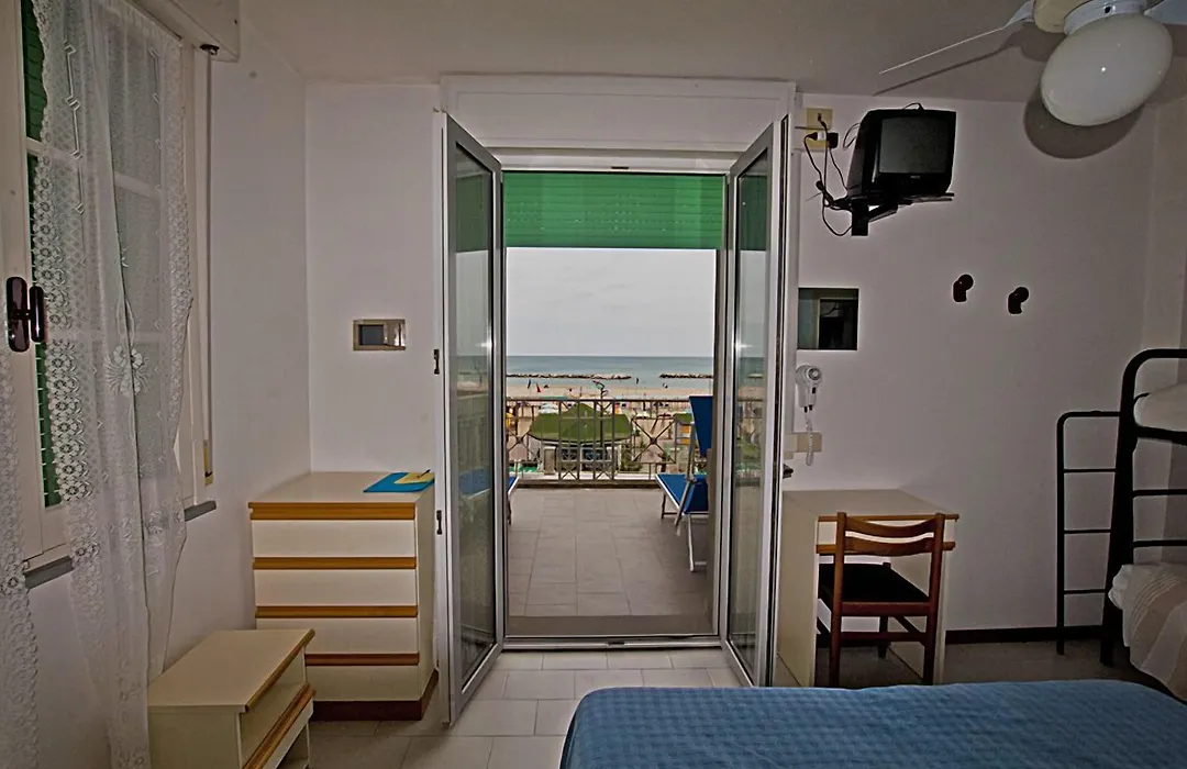 Hotel Sayonara-1