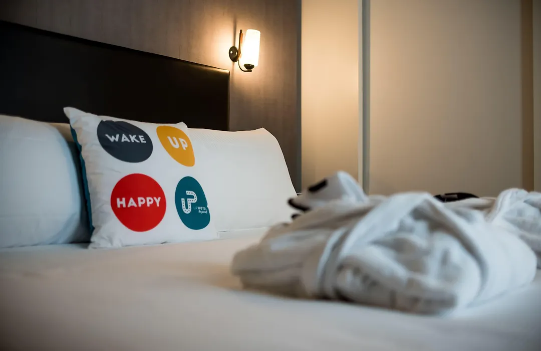 Up Hotel-1