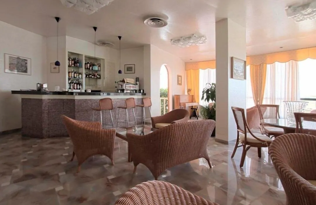 Hotel Torremaura Fronte Mare Con Beach Club-1