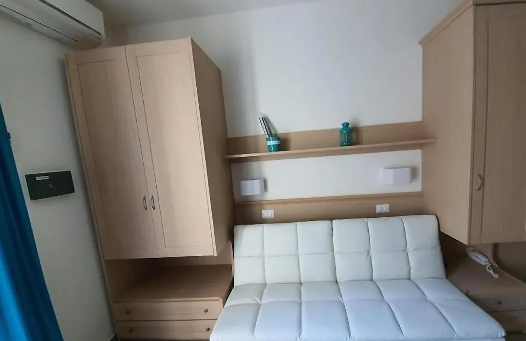 Hotel Airone B&B Camere e Appartamenti-1